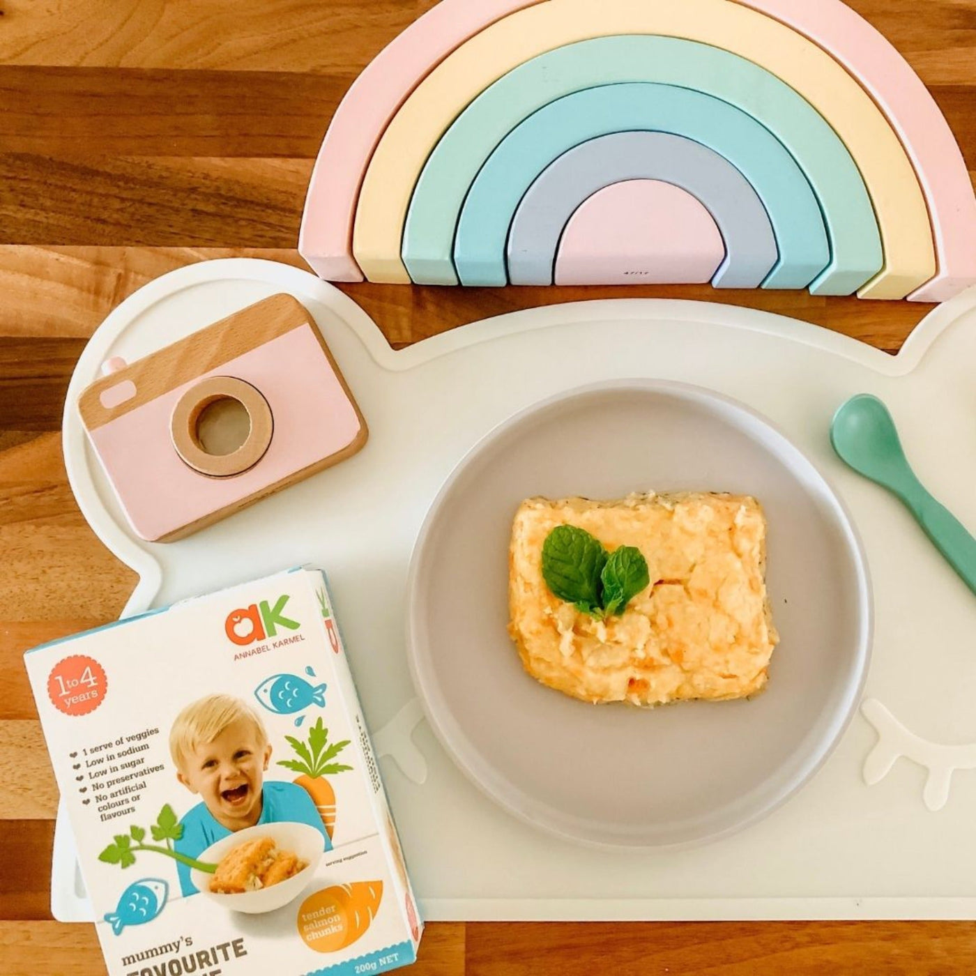 Bamboo plate on Sandwich 