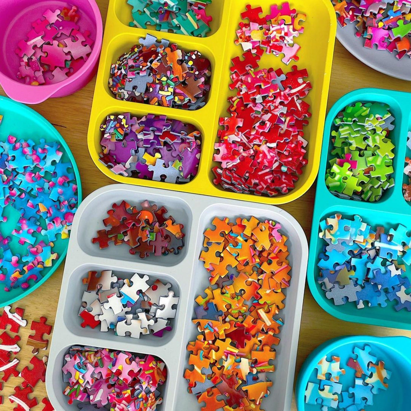 bobo&boo plant-based dishes in multiple colourful dishes holding puzzle pieces